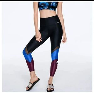 Small VS pink leggings